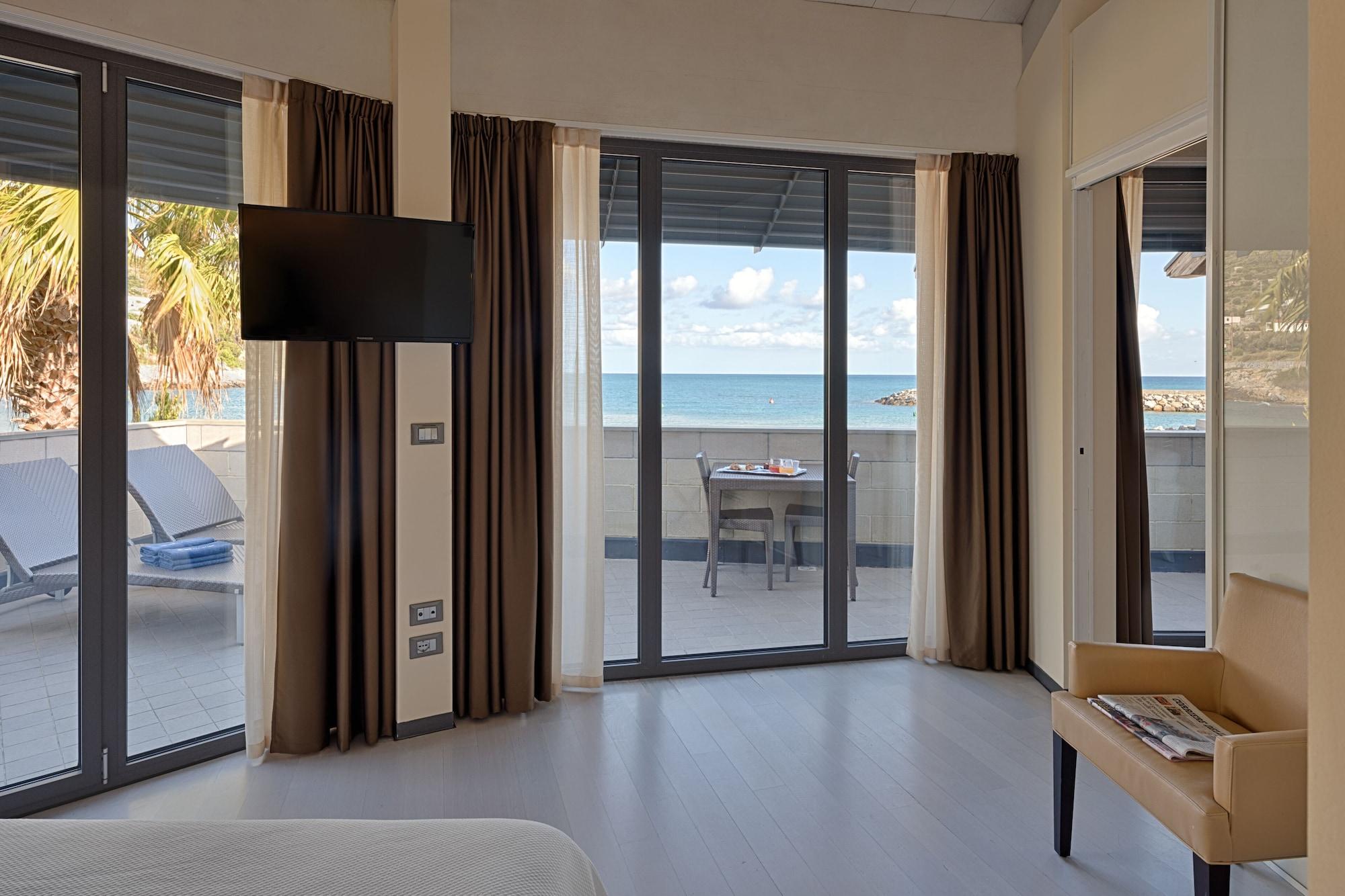Hotel Riviera Dei Fiori San Lorenzo al Mare Εξωτερικό φωτογραφία