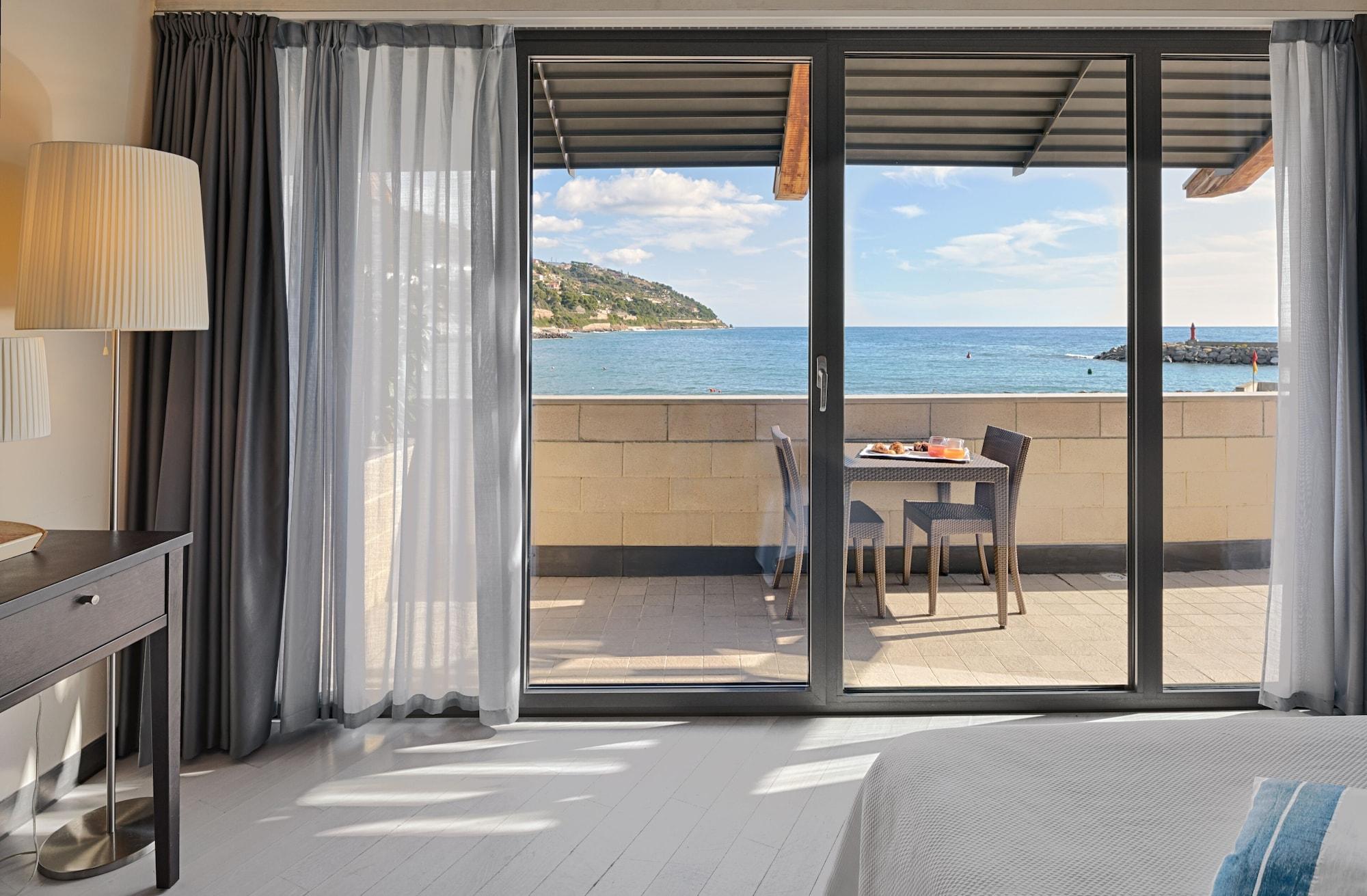 Hotel Riviera Dei Fiori San Lorenzo al Mare Εξωτερικό φωτογραφία