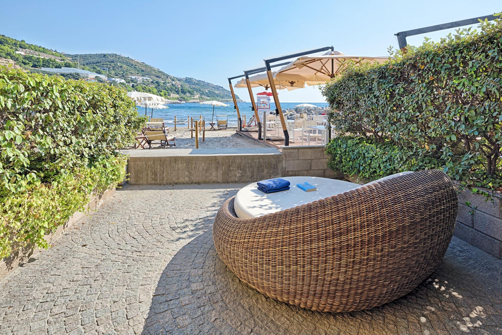 Hotel Riviera Dei Fiori San Lorenzo al Mare Εξωτερικό φωτογραφία