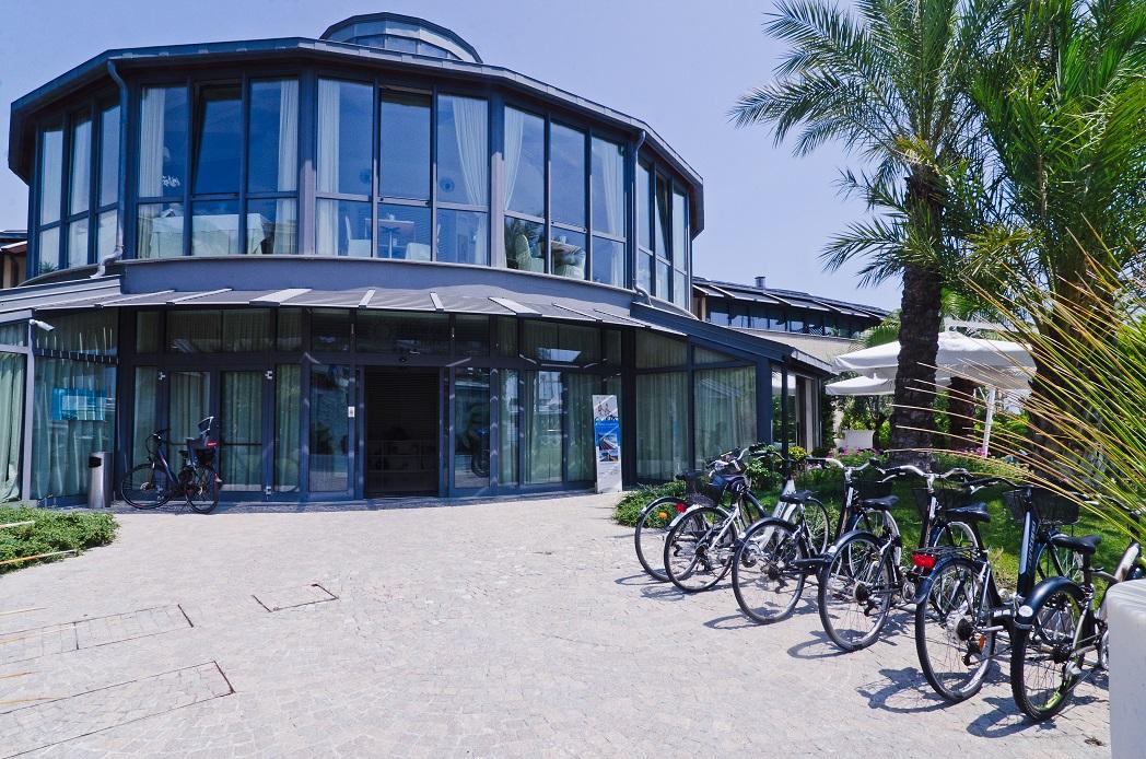 Hotel Riviera Dei Fiori San Lorenzo al Mare Εξωτερικό φωτογραφία