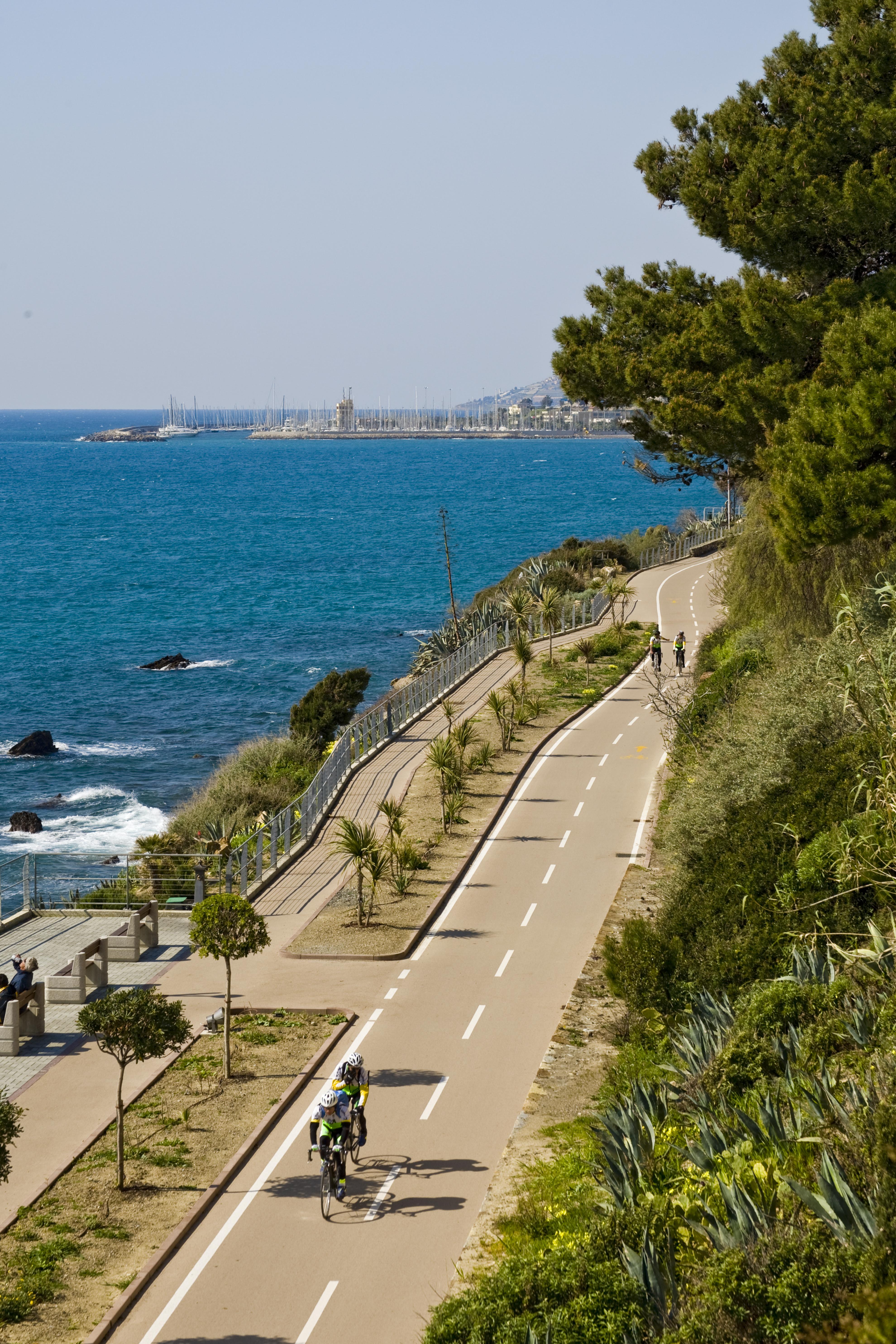 Hotel Riviera Dei Fiori San Lorenzo al Mare Εξωτερικό φωτογραφία