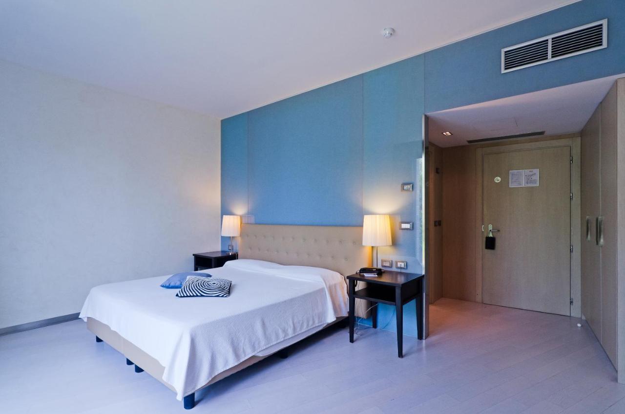 Hotel Riviera Dei Fiori San Lorenzo al Mare Εξωτερικό φωτογραφία