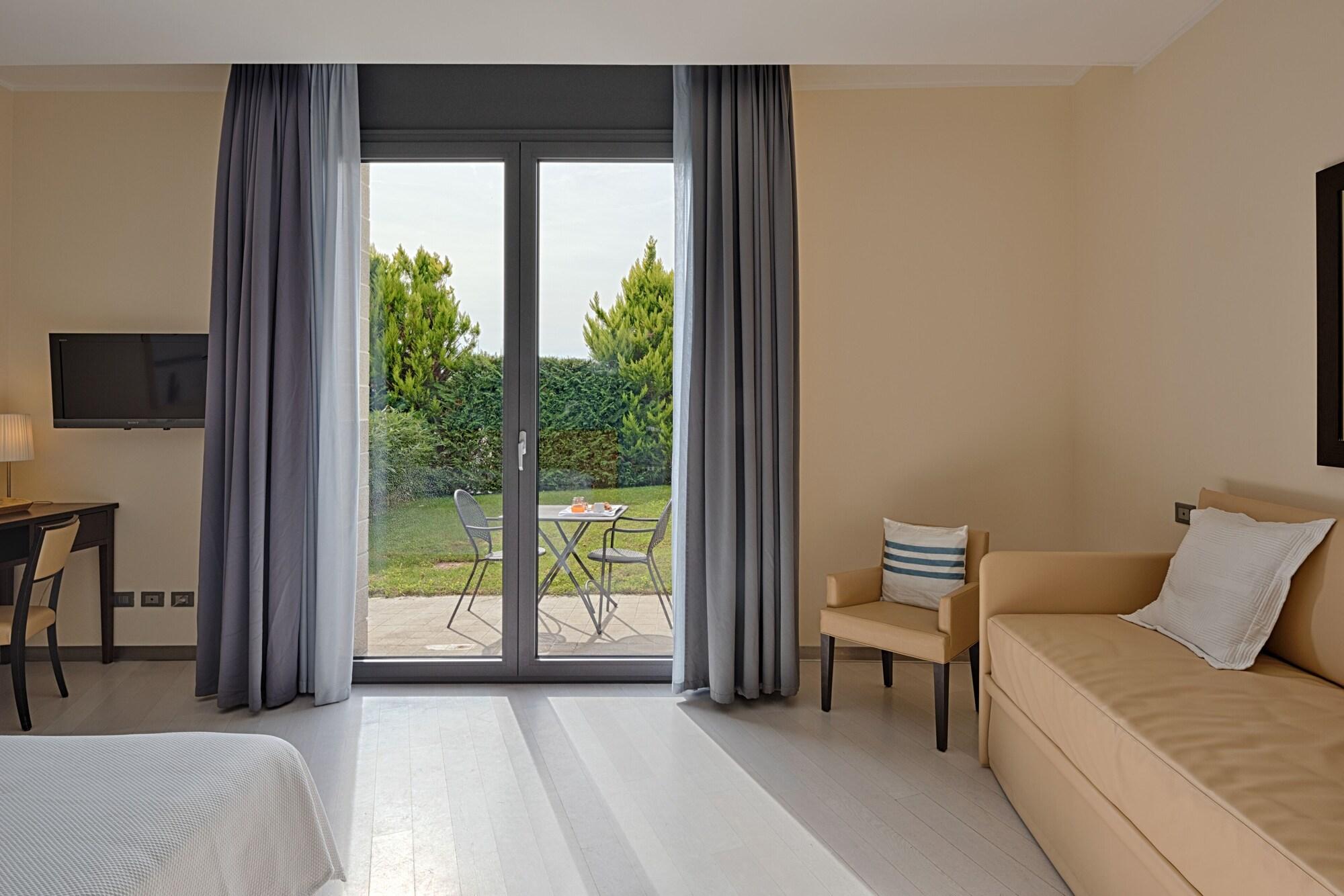 Hotel Riviera Dei Fiori San Lorenzo al Mare Εξωτερικό φωτογραφία