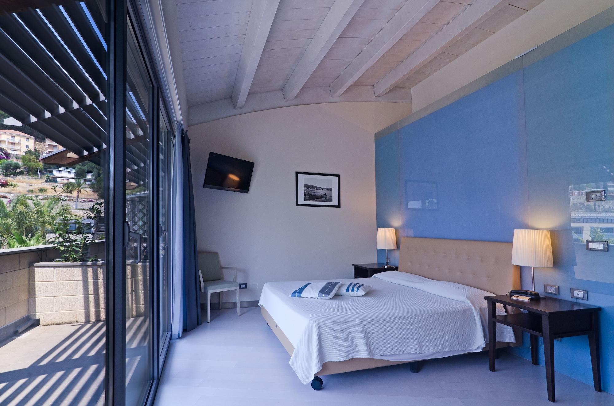 Hotel Riviera Dei Fiori San Lorenzo al Mare Εξωτερικό φωτογραφία