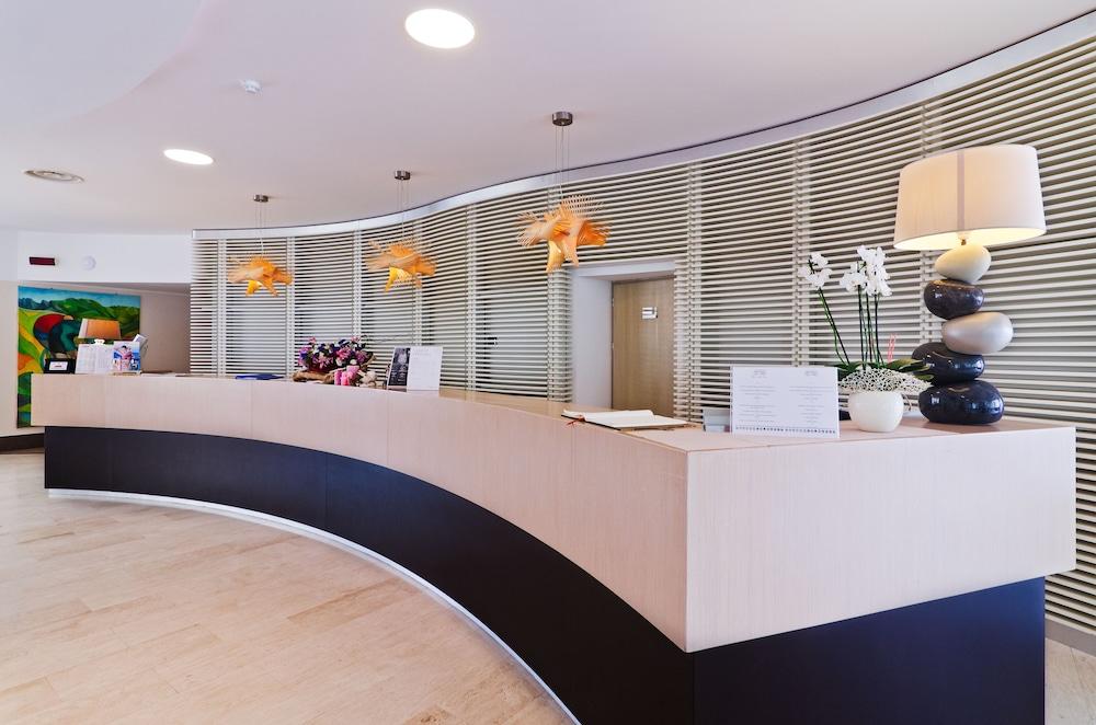 Hotel Riviera Dei Fiori San Lorenzo al Mare Εξωτερικό φωτογραφία