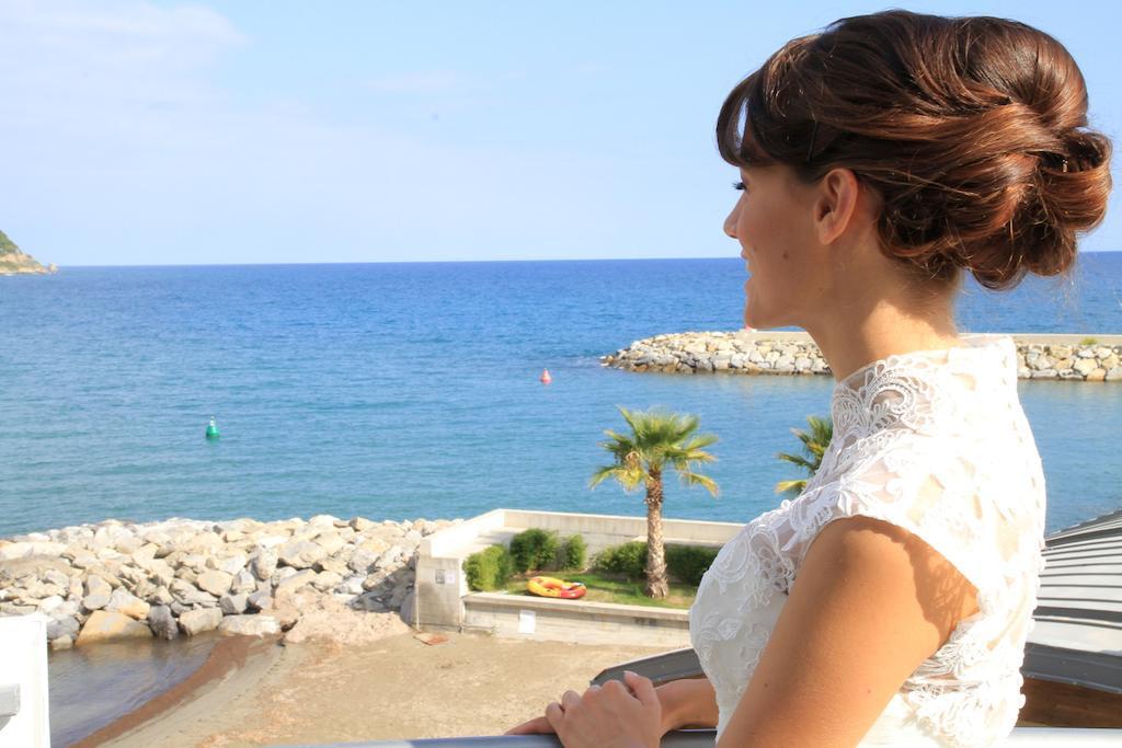 Hotel Riviera Dei Fiori San Lorenzo al Mare Εξωτερικό φωτογραφία