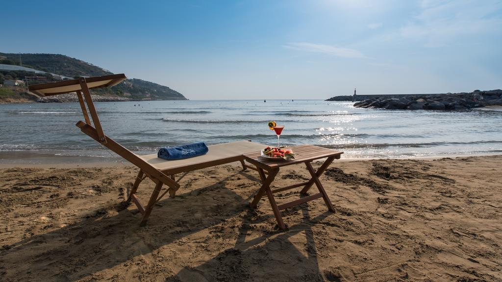 Hotel Riviera Dei Fiori San Lorenzo al Mare Εξωτερικό φωτογραφία