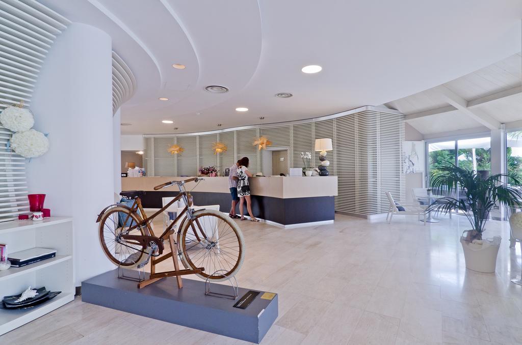 Hotel Riviera Dei Fiori San Lorenzo al Mare Εξωτερικό φωτογραφία
