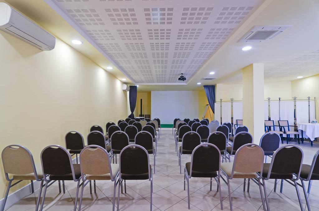 Hotel Riviera Dei Fiori San Lorenzo al Mare Εξωτερικό φωτογραφία