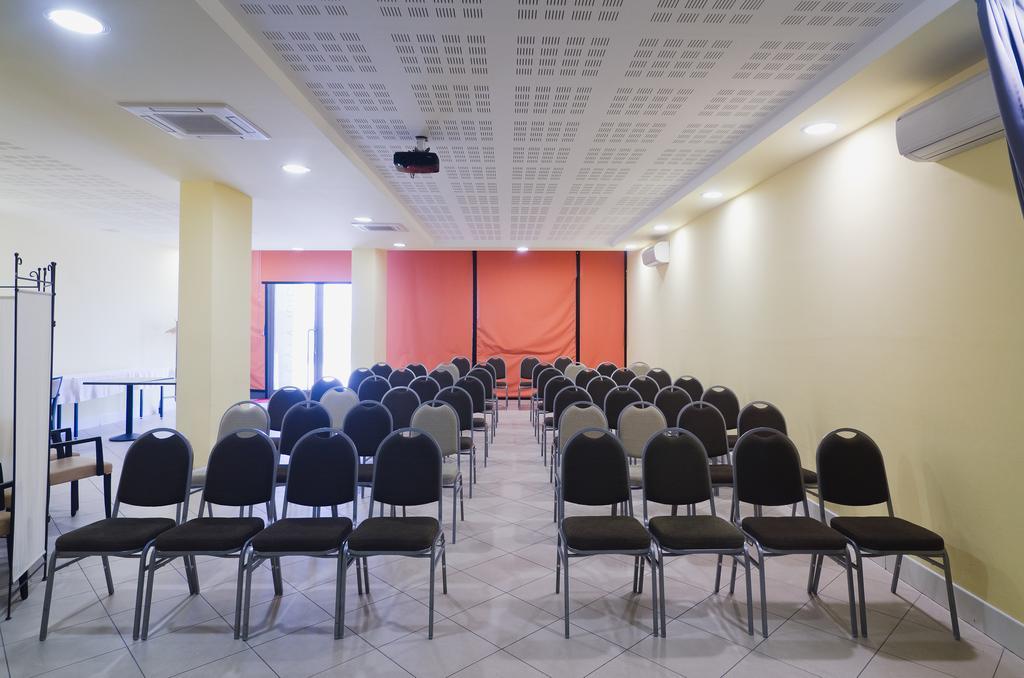 Hotel Riviera Dei Fiori San Lorenzo al Mare Εξωτερικό φωτογραφία