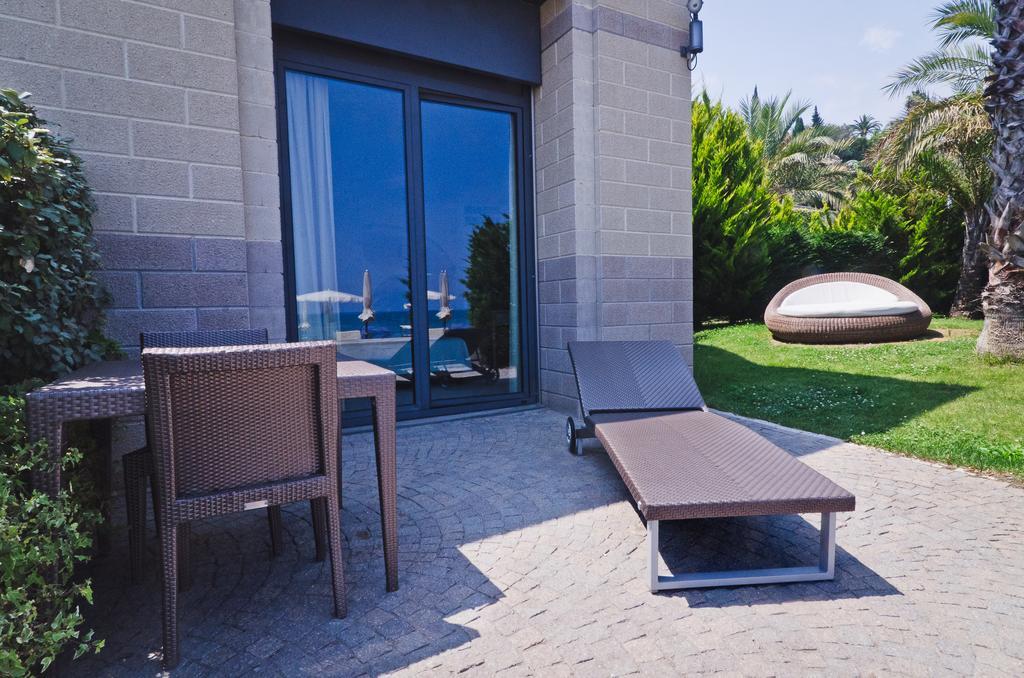 Hotel Riviera Dei Fiori San Lorenzo al Mare Εξωτερικό φωτογραφία