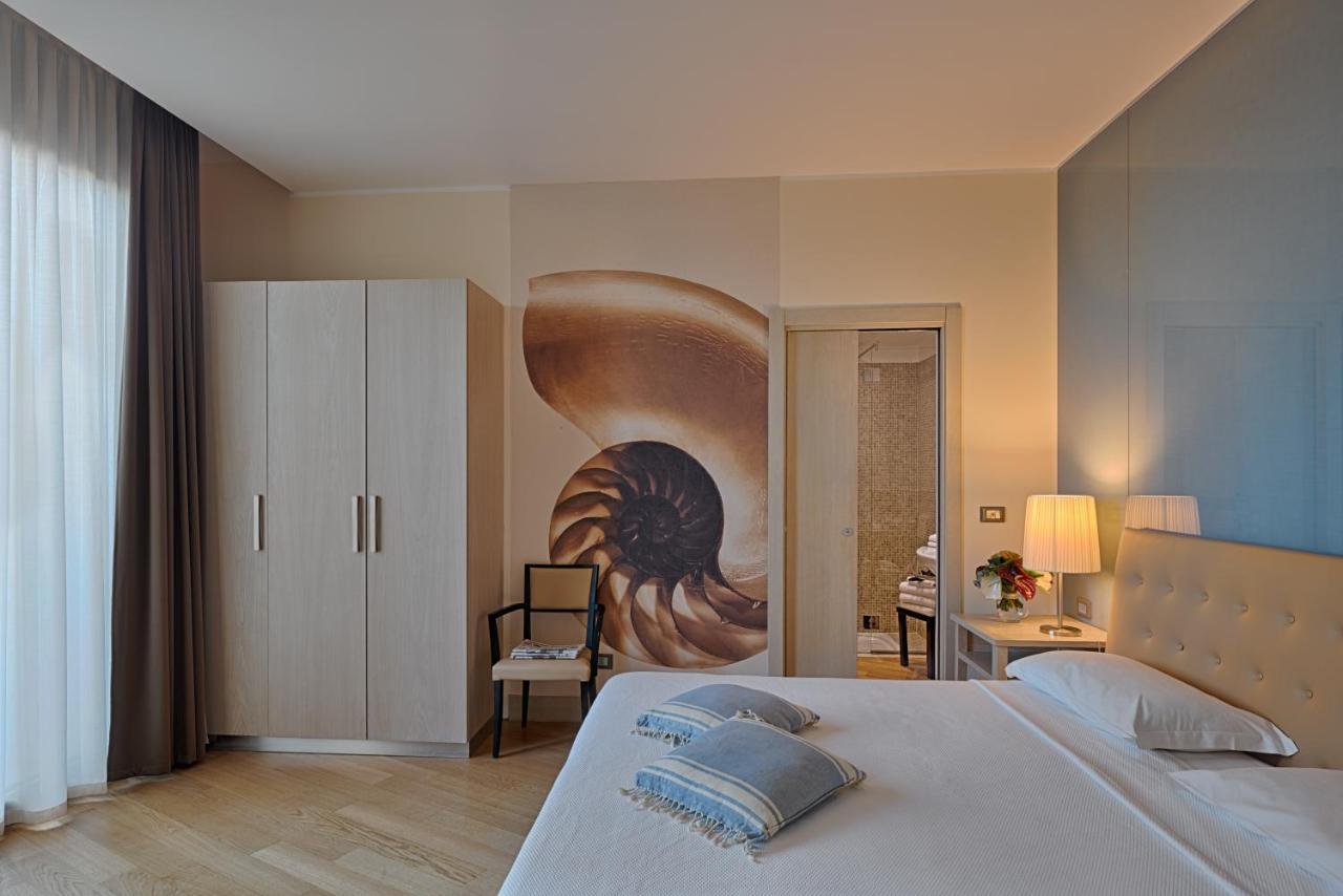 Hotel Riviera Dei Fiori San Lorenzo al Mare Εξωτερικό φωτογραφία