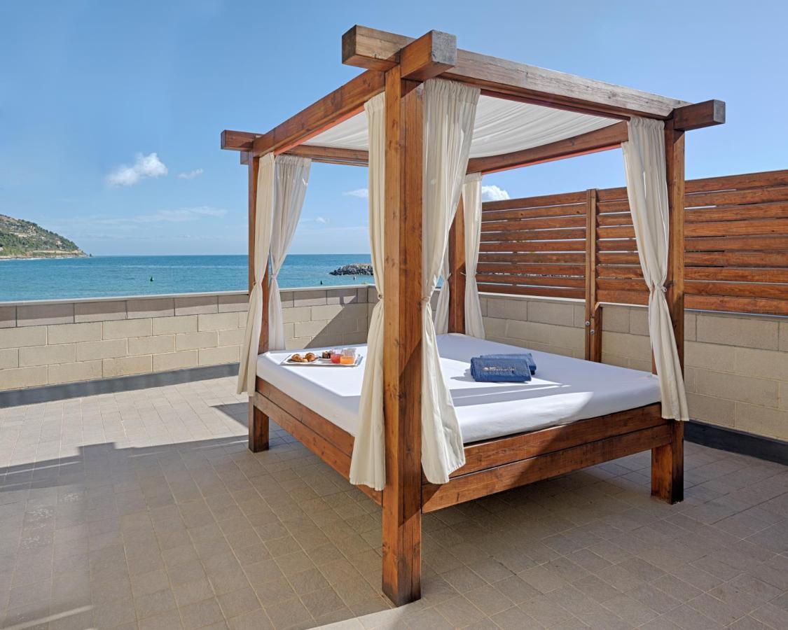 Hotel Riviera Dei Fiori San Lorenzo al Mare Εξωτερικό φωτογραφία